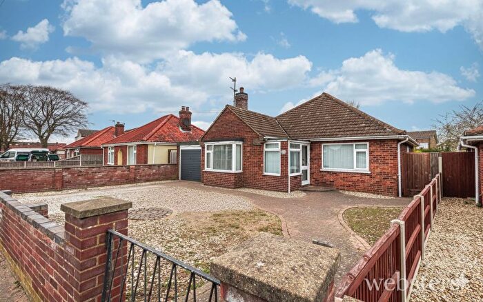 3 Bedroom Detached Bungalow For Sale In Reepham Road, Norwich, NR6