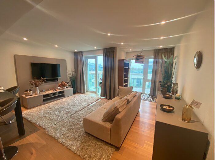 3 Bedroom Flat To Rent In Tierney Lane, London, W6