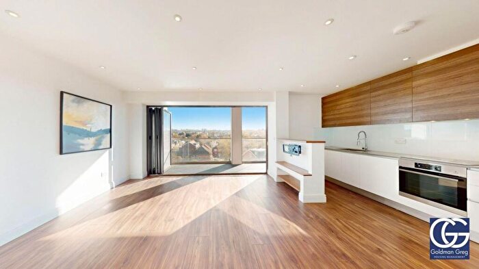 2 Bedroom Apartment For Sale In Charlotte Court, East Barnet Road, London, EN4