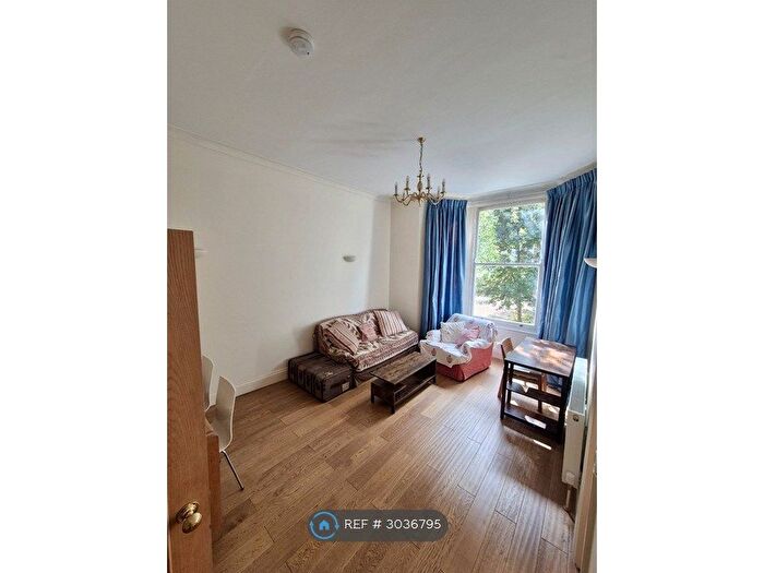 1 Bedroom Flat To Rent In Earls Court Road, London, SW5