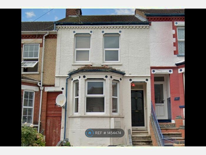 3 Bedroom Terraced House To Rent In Kingston Road, Luton, LU2