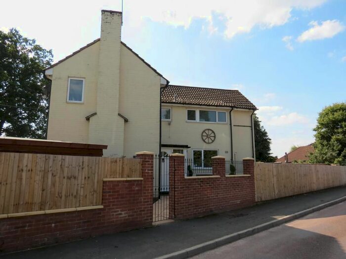 4 Bedroom Detached House To Rent In Mytchett, Camberley GU16
