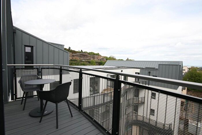 2 Bedroom Flat To Rent In Shoemaker`s Square, Old Town, Edinburgh, EH8
