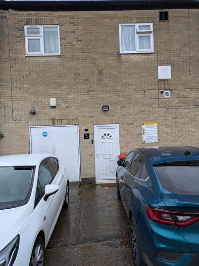 2 Bedroom Flat To Rent In High Street, Hucknall, Nottingham, NG15