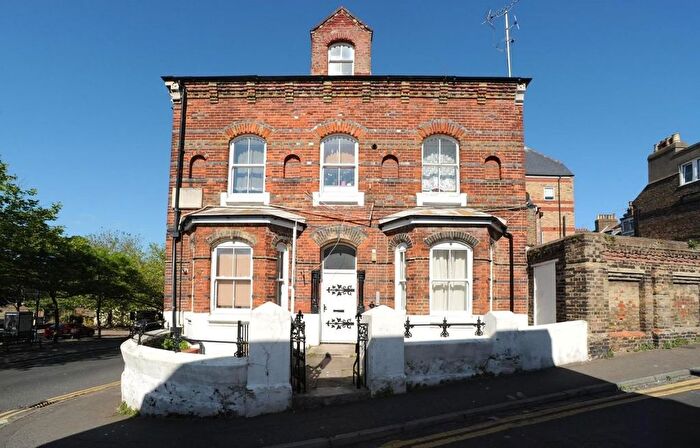 2 Bedroom Maisonette To Rent In Queen Street, Ramsgate, Kent, CT11
