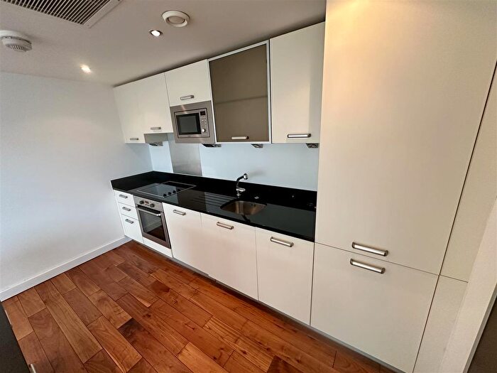 2 Bedroom Flat For Sale In The Edge, Clowes Street, Salford, M3