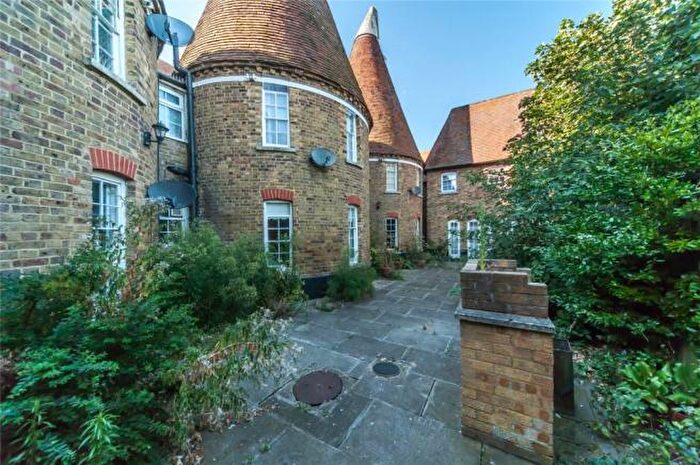 2 Bedroom Flat To Rent In The Oast House, Stratford Lane, Rainham, Kent, ME8