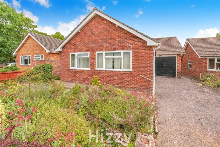 3 Bedroom Detached Bungalow For Sale In Brett Avenue, Hadleigh, IP7