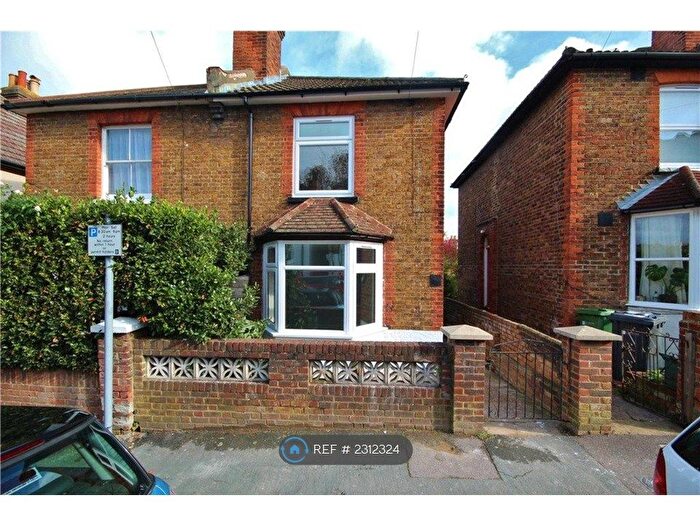 4 Bedroom Semi-Detached House To Rent In Denzil Road, Guildford, GU2
