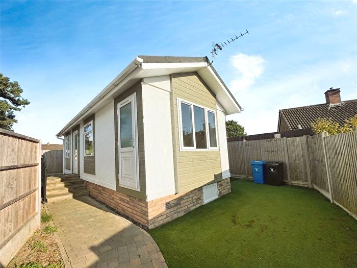 1 Bedroom Mobile/park Home To Rent In Featherstone Park, New Road, Featherstone, Wolverhampton, WV10