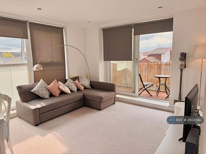 2 Bedroom Flat To Rent In Cygnet House, Reading, RG2