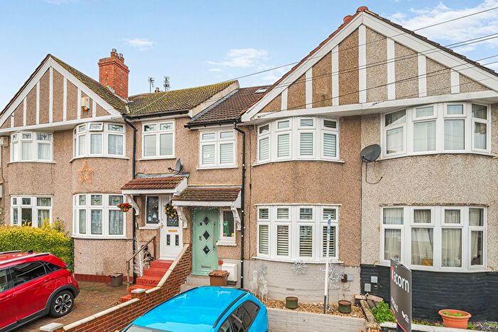 3 Bedroom Terraced House For Sale In Collindale Avenue, Erith, DA8