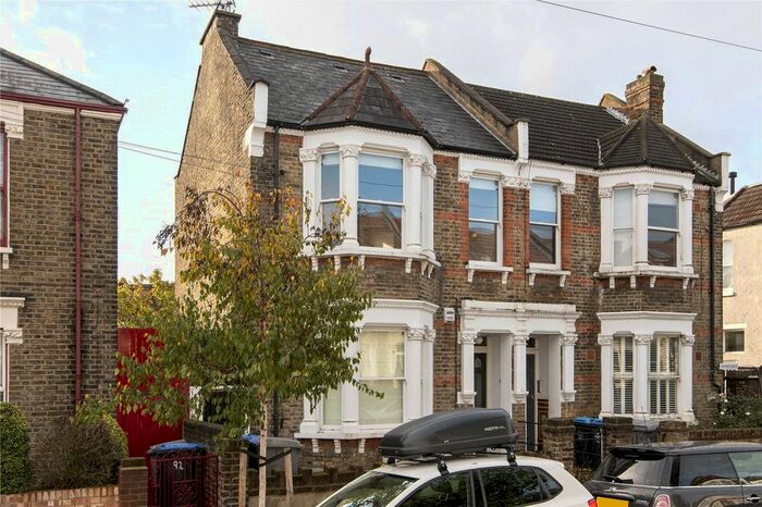2 Bedroom Flat To Rent In Wakeman Road, Kensal Green, London, NW10