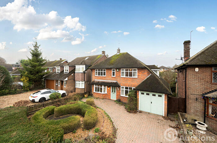 5 Bedroom Detached House For Sale In Bullpond Lane, Dunstable, Bedfordshire, LU6