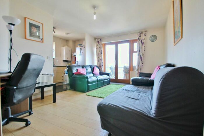 1 Bedroom Flat To Rent In Harry Close, Thornton Heath, CR0