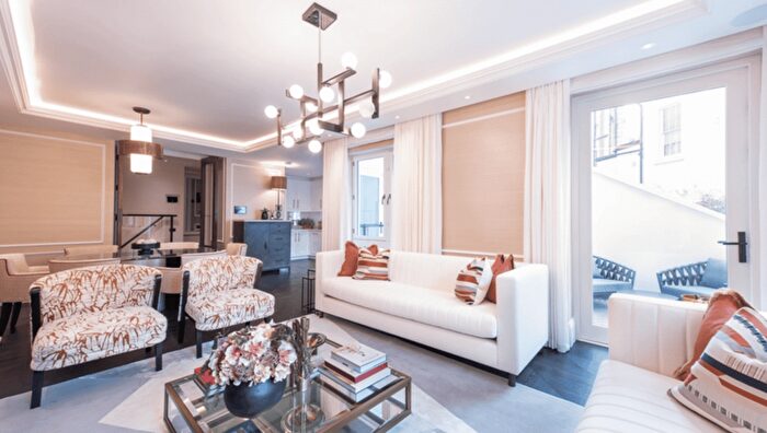 3 Bedroom Flat To Rent In Prince Of Wales Terrace, London, W8