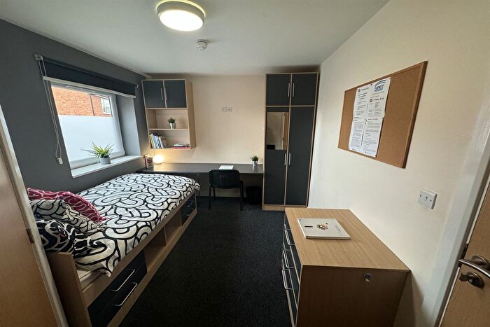 1 Bedroom Flat To Rent In Flewitt House, Beeston, NG9