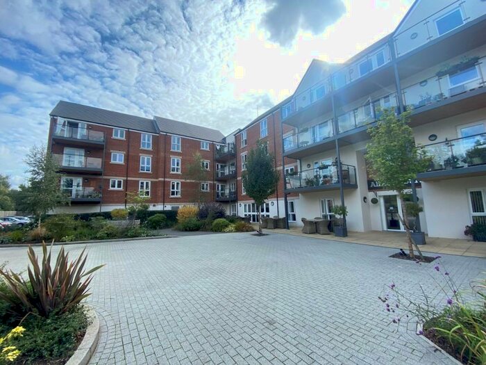 1 Bedroom Retirement Property To Rent In Albert Court, Reading Road, Henley-on-Thames, RG9