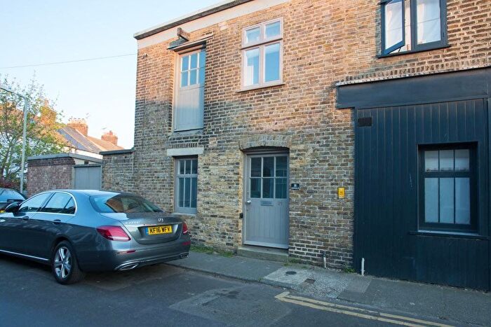 2 Bedroom Semi Detached House For Sale In Suffolk Street, Whitstable, Kent, CT5