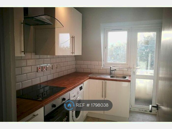 2 Bedroom Flat To Rent In Moore Crescent, Dagenham, RM9