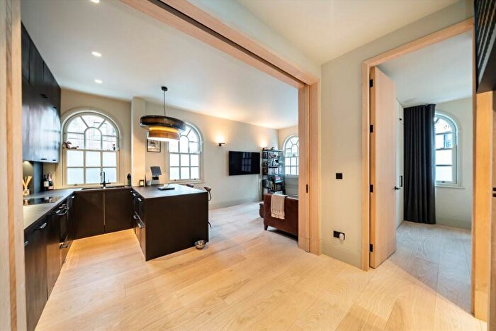 1 Bedroom Flat For Sale In Amwell Street, Clerkenwell, EC1R