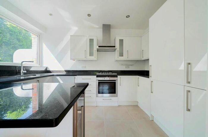 3 Bedroom Flat To Rent In Main Avenue, Moor Park Estate, Northwood, HA6