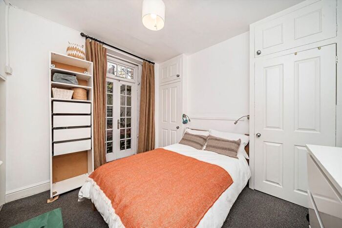 1 Bedroom Flat For Sale In St. Paul Street, Islington, N1