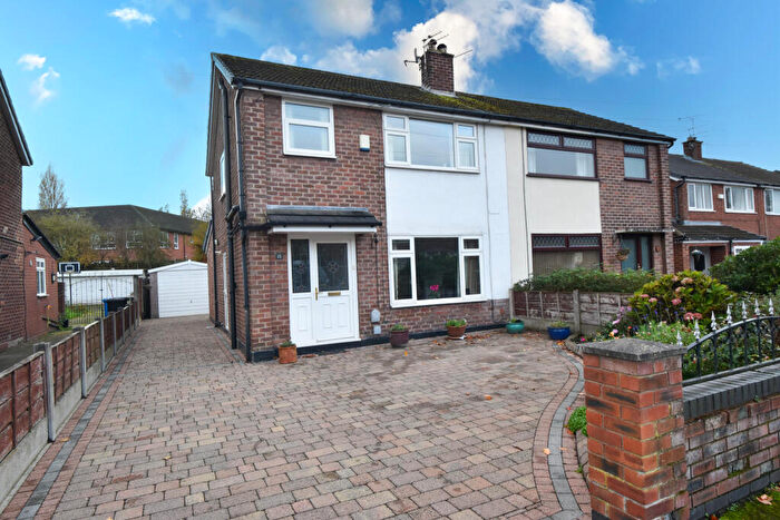 3 Bedroom Semi-Detached House For Sale In Buttermere Road, Partington, M31