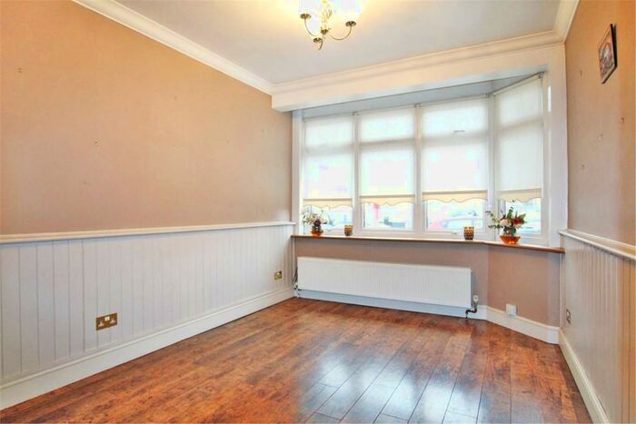 3 Bedroom Apartment To Rent In Campbell Road, London, E3