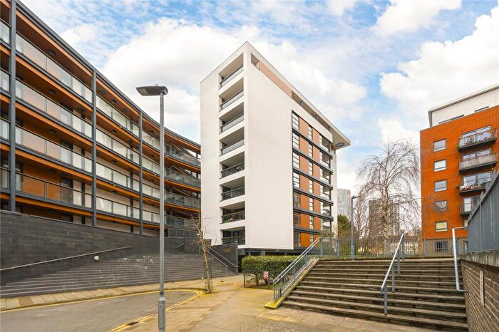3 Bedroom Flat To Rent In Hallings Wharf Studios, Channelsea Road, Stratford, London, E15