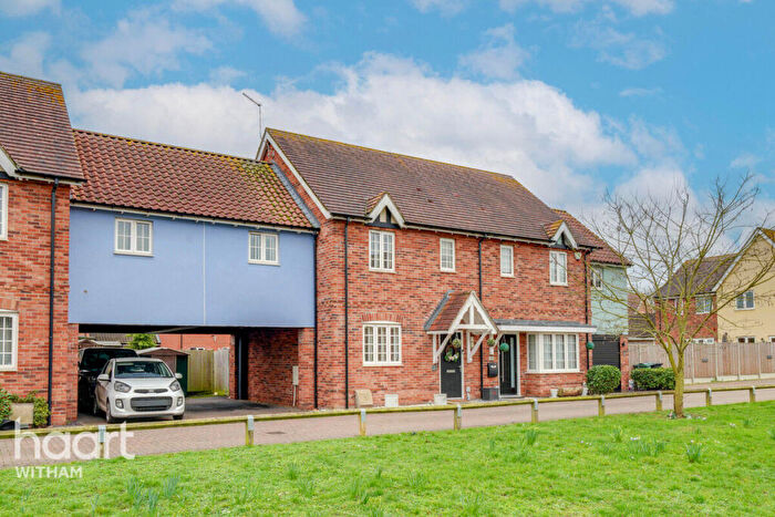 4 Bedroom Semi-Detached House For Sale In Henderson Way, Witham, CM8