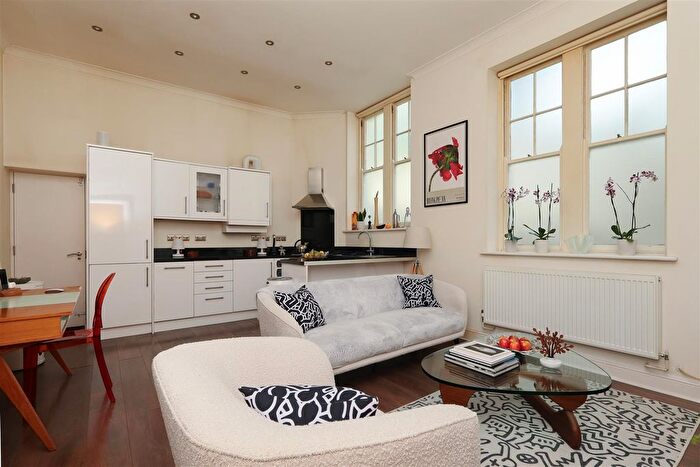 1 Bedroom Flat For Sale In Marina, St Leonards, TN38