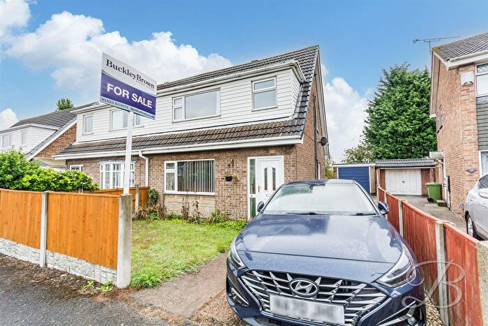 3 Bedroom Semi-Detached House For Sale In Holmwood Road, Rainworth, Mansfield, NG21