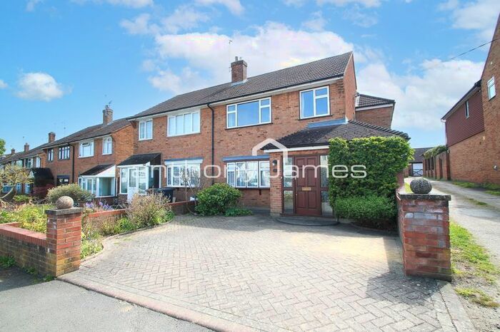 4 Bedroom Semi-Detached House To Rent In Broad Lane, Wilmington, Dartford, DA2