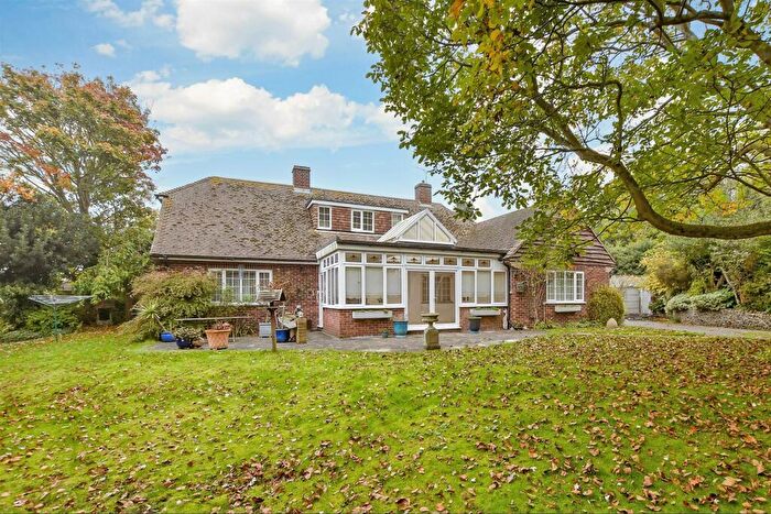 4 Bedroom Chalet For Sale In Vicarage Street, St. Peters, Broadstairs, Kent, CT10