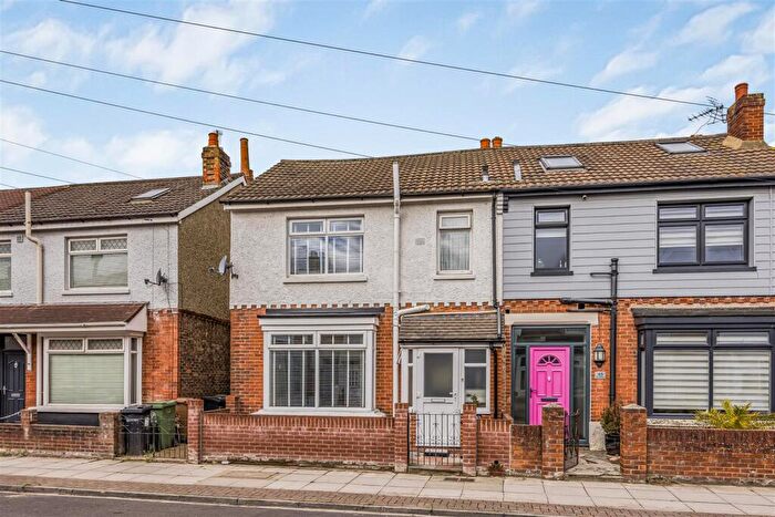 3 Bedroom Semi-Detached House For Sale In Chesterfield Road, Baffins, Portsmouth, PO3