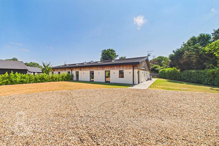 4 Bedroom Semi-Detached Bungalow For Sale In Moulton Barns, Moulton St. Mary, Norwich, NR13