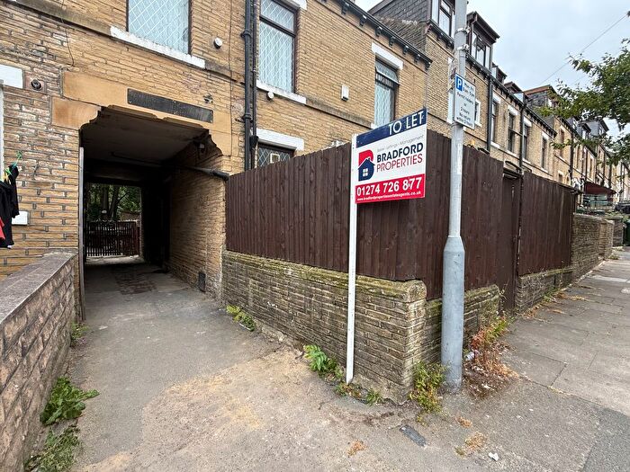 5 Bedroom Terraced House To Rent In Grantham Road, Bradford, BD7
