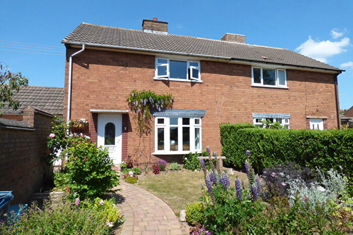 3 Bedroom Semi-Detached House For Sale In The Croft, Hixon, Stafford, ST18