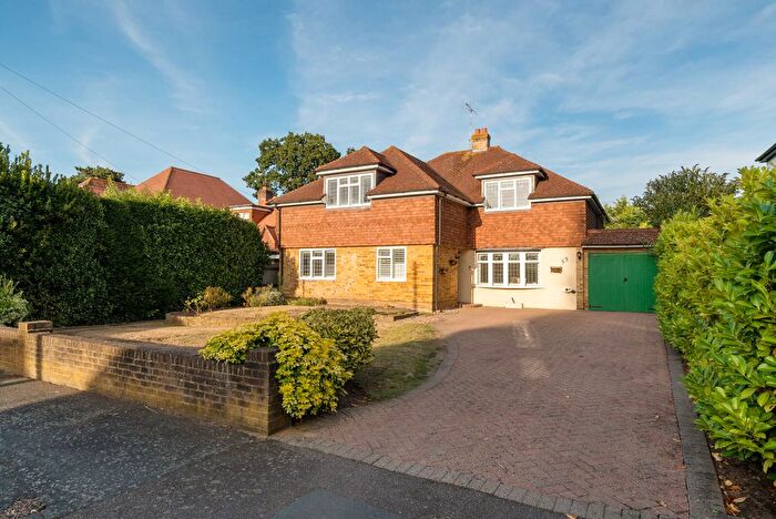 5 Bedroom Detached House To Rent In Clarence Road, Walton-On-Thames, KT12