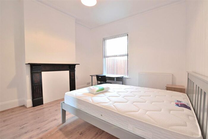 6 Bedroom Terraced House To Rent In Kingsholm Road, Gloucester, GL1