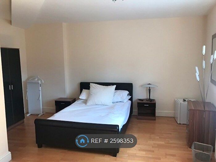 2 Bedroom Flat To Rent In City Road, London, EC1V