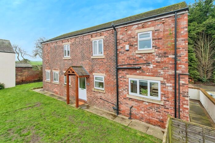3 Bedroom Barn Conversion For Sale In New Road, Old Snydale, Pontefract, WF7