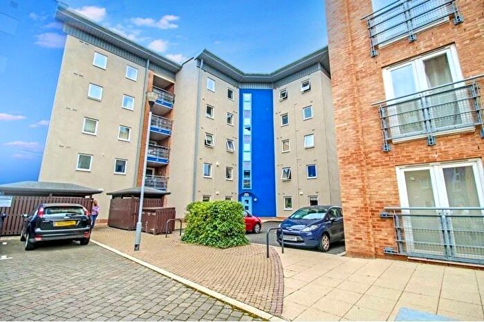 2 Bedroom Flat To Rent In Knightsbridge Court, Gosforth, Newcastle Upon Tyne, NE3