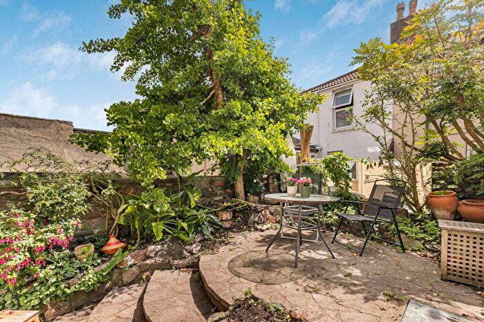 2 Bedroom House For Sale In Stapleton Road, Bristol, BS5