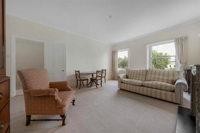 2 Bedroom Flat To Rent In Warwick Square, Pimlico, London, SW1V