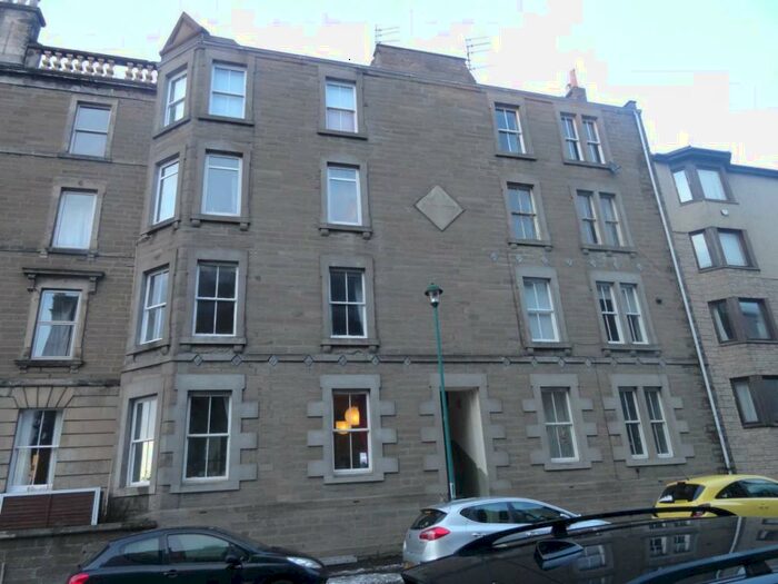 3 Bedroom Flat To Rent In / Gowrie Street, DD2