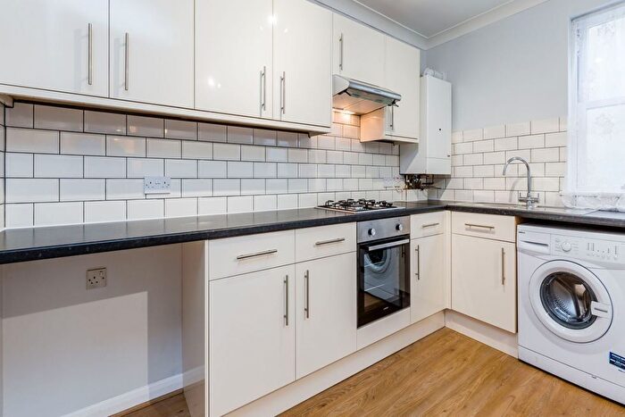 1 Bedroom Flat To Rent In Upper Street, London, N1