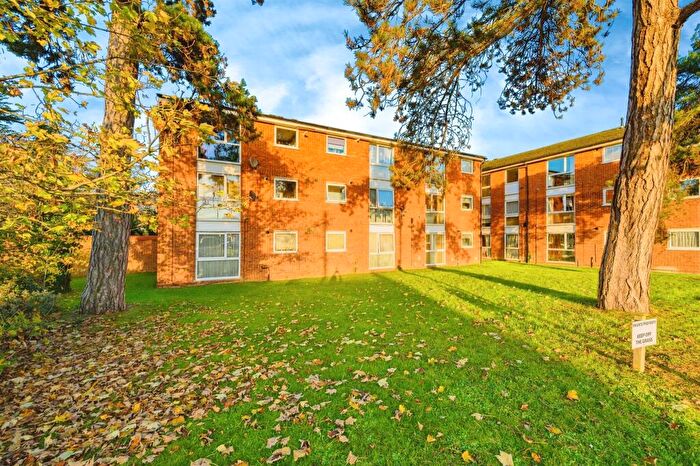 2 Bedroom Apartment For Sale In Watersplash Court, London Colney, St. Albans, AL2