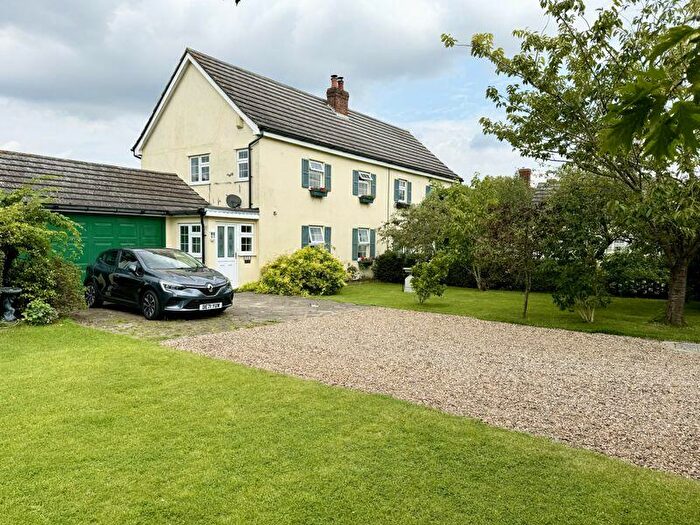 3 Bedroom Semi-Detached House For Sale In High Road, Thornwood, CM16